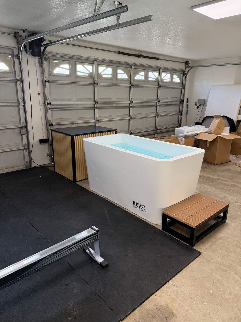 RevX Acrylic Cold Plunge with LUX Chiller