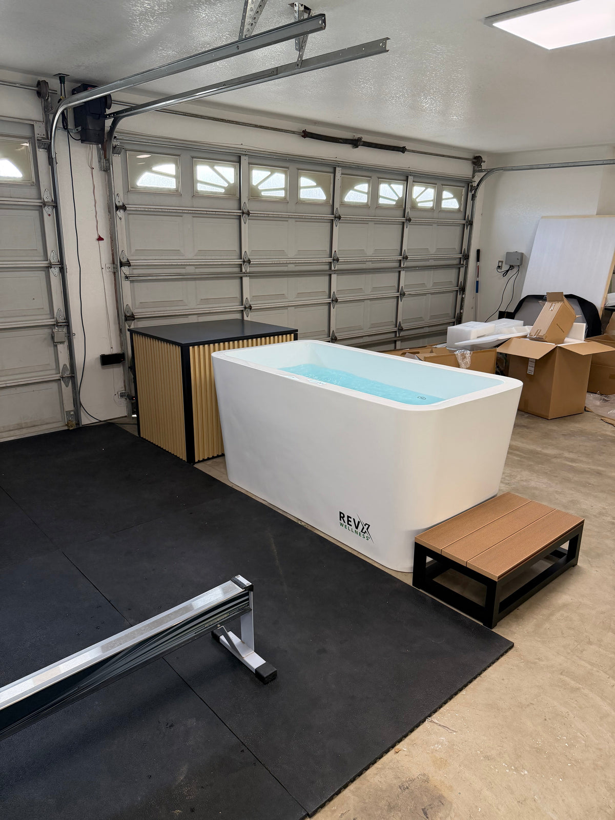 RevX Acrylic Cold Plunge with LUX Chiller